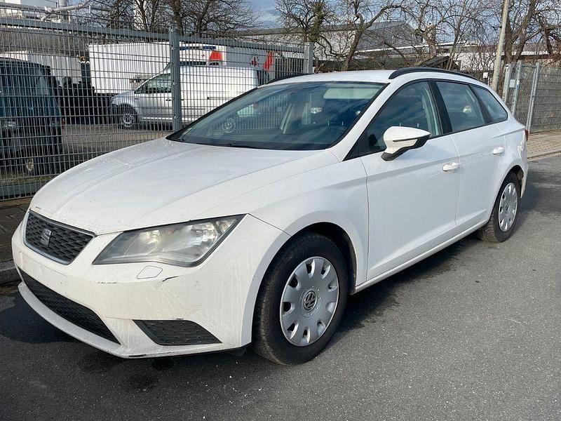 Weiß Gebraucht 2014 Seat Leon ST Reference Kombi | 3.300 € - Bild 1/4