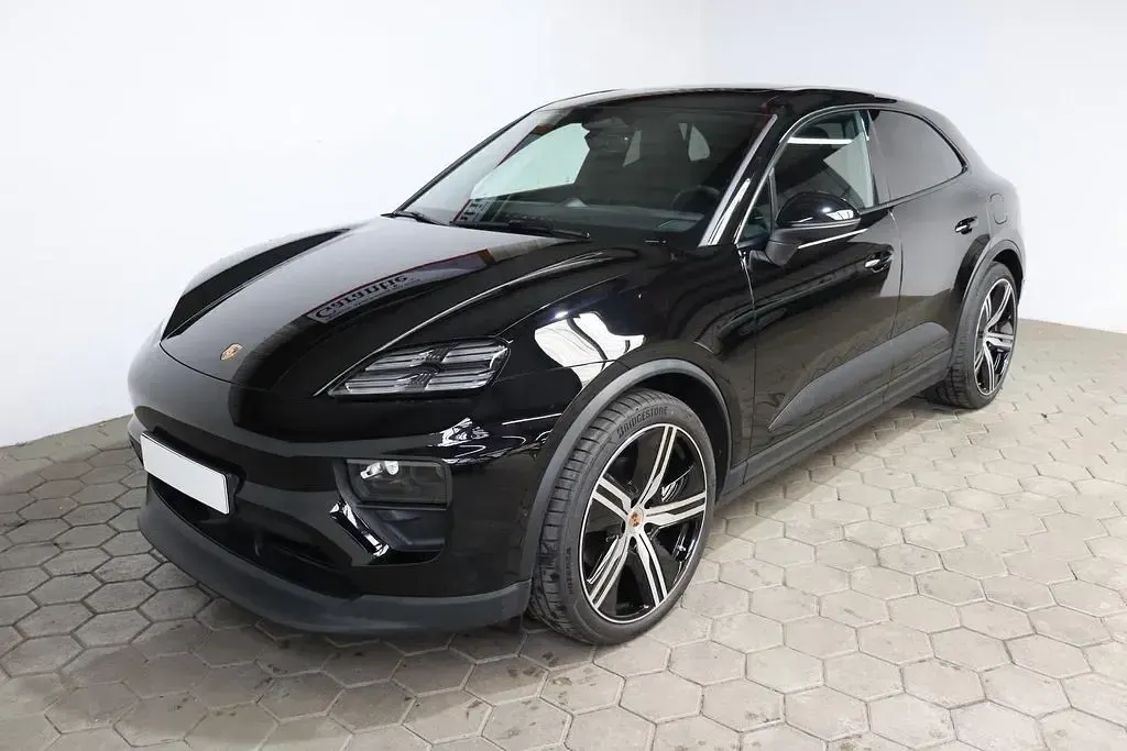 Gebraucht Porsche Macan 4 Electric Chrono 300 kW (408 PS) 2026 Schwarz SUV