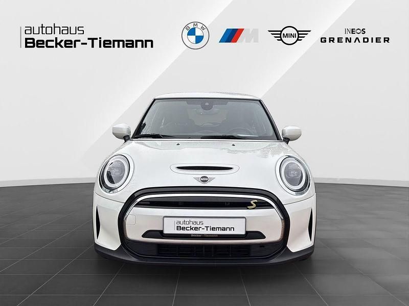 Gebraucht Mini Cooper SE Classic 135 kW (184 PS) 2023 Nanuq white Kleinwagen