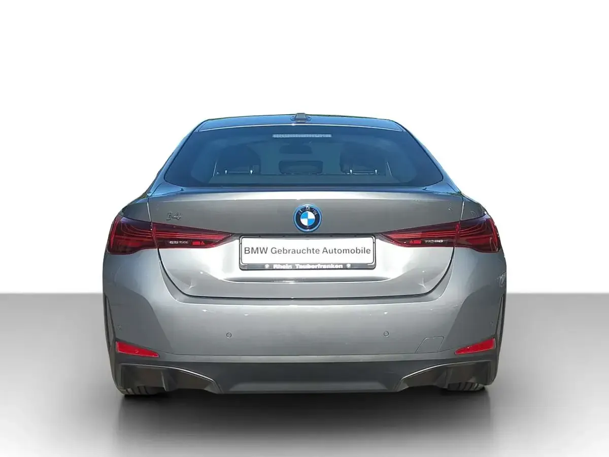 Gebraucht BMW i4 210 kW (286 PS) 2024 Skyscraper grau metallic Limousine