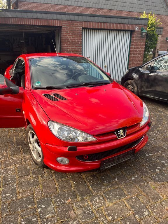 Rot Gebraucht 2006 Peugeot 206 CC Cabrio | 1.699 € (Guter Preis) - Bild 1/4