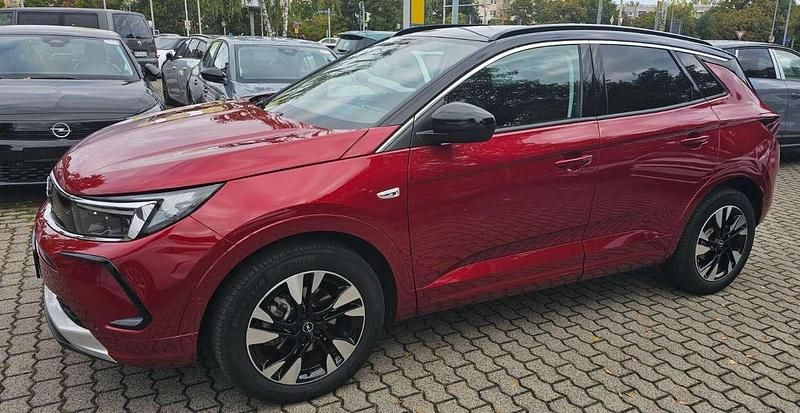 Lackierung bright red/metallic klarlack (metallic) Gebraucht 2024 Opel Grandland X SUV | 23.995 € (Guter Preis) - Bild 1/4