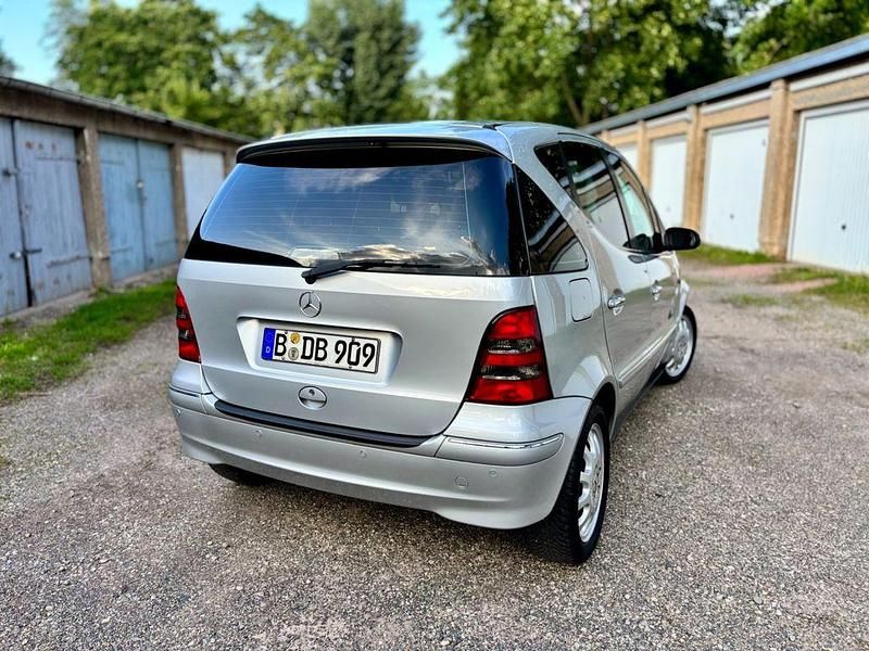 Silber Gebraucht 2004 Mercedes A140 Elegance Van / Kleinbus | 1.890 € (Guter Preis) - Bild 1/4