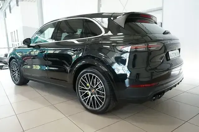 Używany Porsche Cayenne 470 KM (345 kW) 2023 Czarny SUV