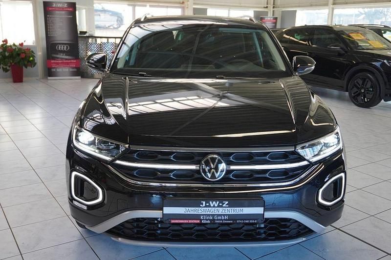 Neu VW T-Roc Style 150 PS (110 kW) 2025 Grenadillschwarzmetallic SUV