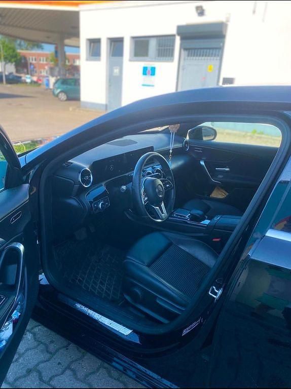 Gebraucht Mercedes A200 Progressive 150 PS (110 kW) 2020 Schwarz Limousine