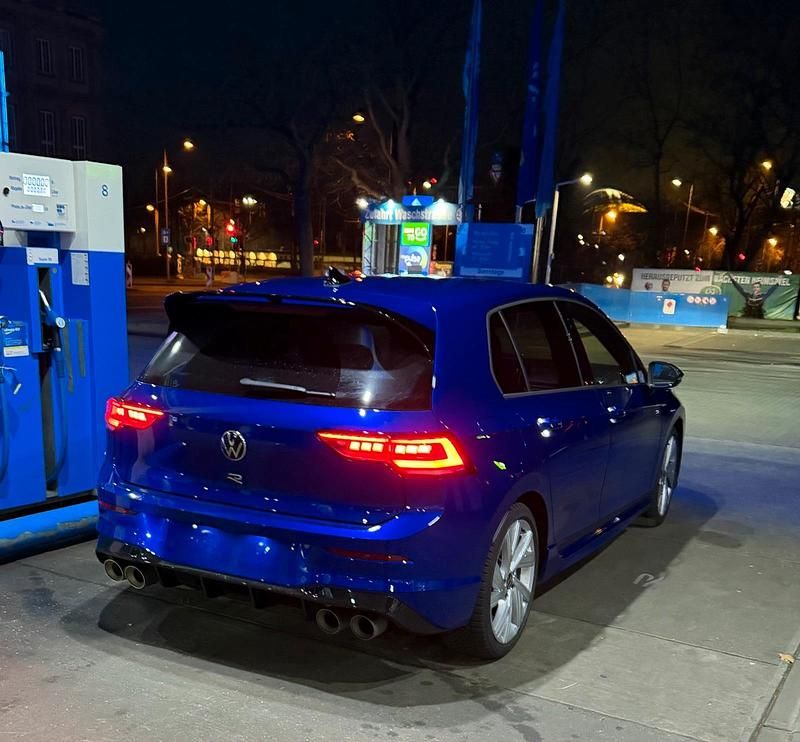 Gebraucht VW Golf VIII R 333 PS (244 kW) 2024 Blau Kleinwagen