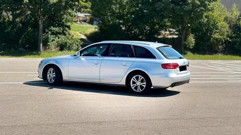 Silber Gebraucht 2010 Audi A4 Kombi | 4.000 € (Superpreis) - Bild 1/4