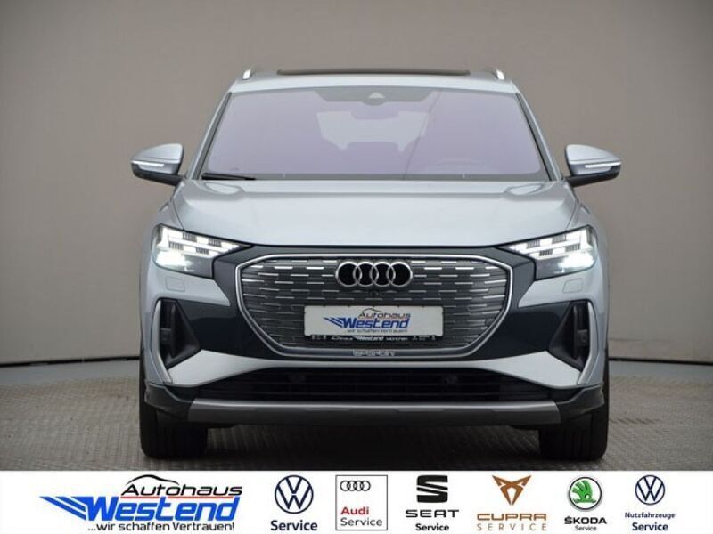 Florettsilber (metallic) Gebraucht 2021 Audi e-tron SUV | 38.800 € (Etwas zu teuer) - Bild 1/4