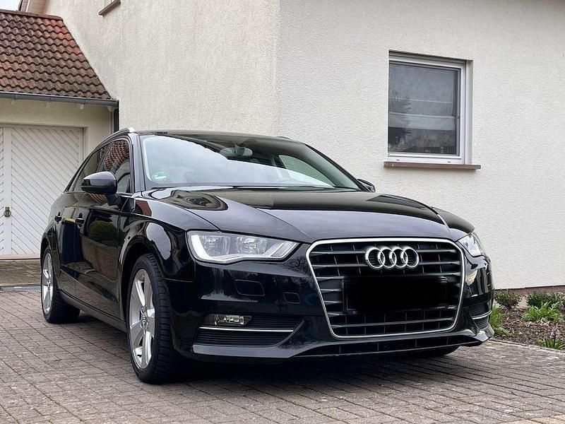 Schwarz Gebraucht 2015 Audi A3 Ambiente Limousine | 12.000 € (Fairer Preis) - Bild 1/4