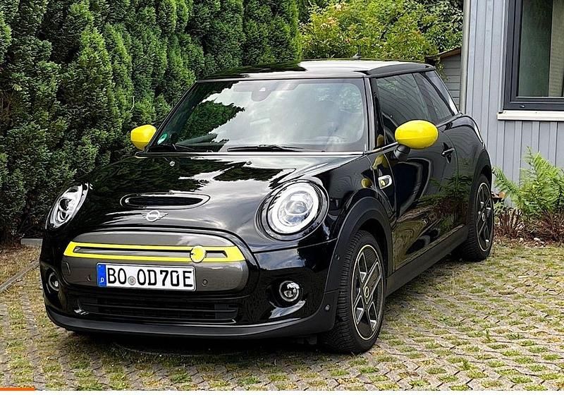 Gebraucht Mini Cooper SE 135 kW (184 PS) 2020 Schwarz Kleinwagen