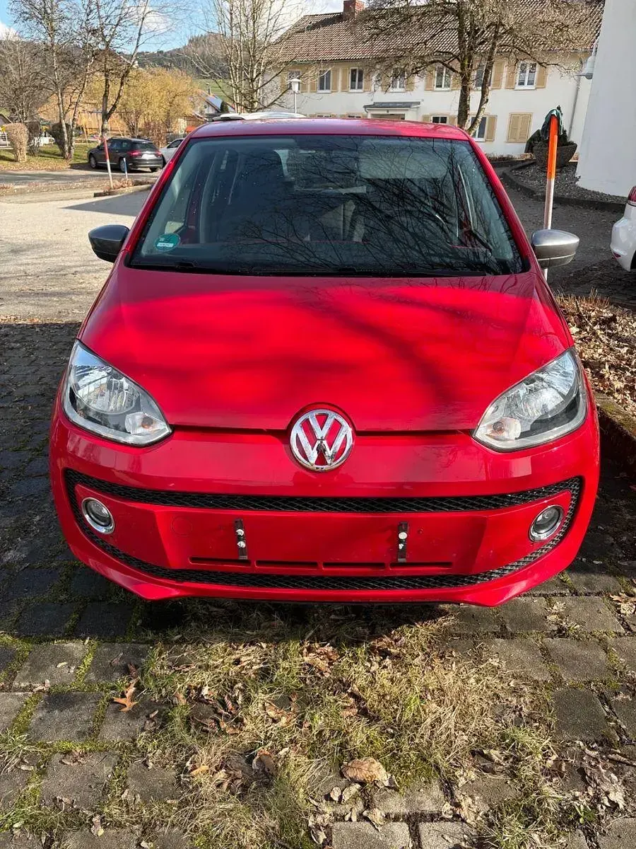Usado VW up! 75 HP (55 kW) 2014 Vermelho Citadino