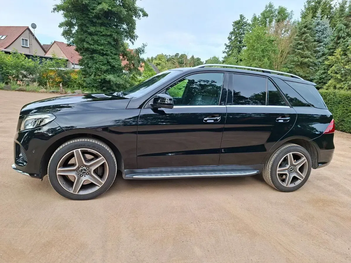 Gebraucht Mercedes GLE400 AMG line 333 PS (244 kW) 2016 Schwarz SUV