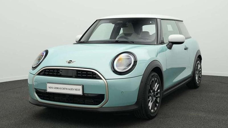 Grün Gebraucht 2024 Mini Cooper Favoured Kleinwagen | 26.374 € (Fairer Preis) - Bild 1/4