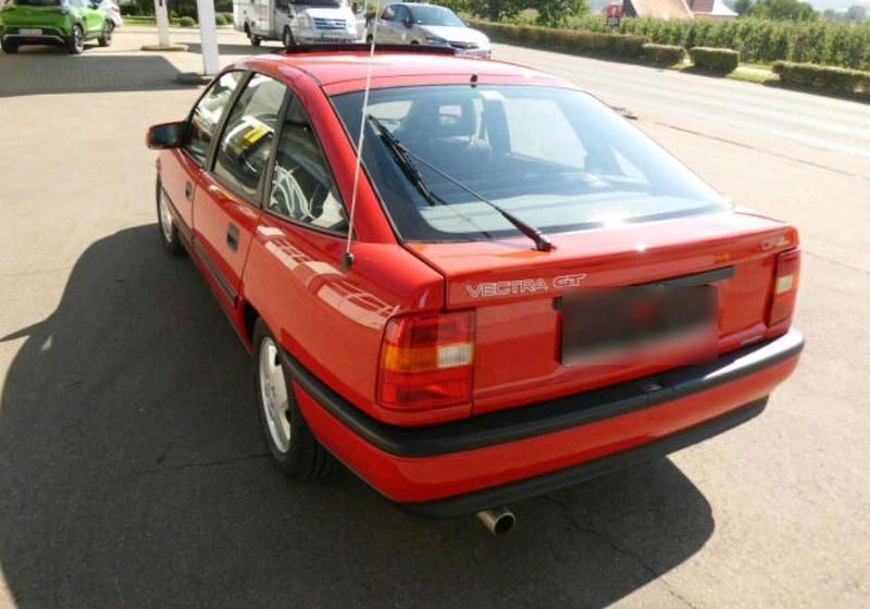 Gebraucht Opel Vectra 115 PS (84 kW) 1989 Rot Kleinwagen