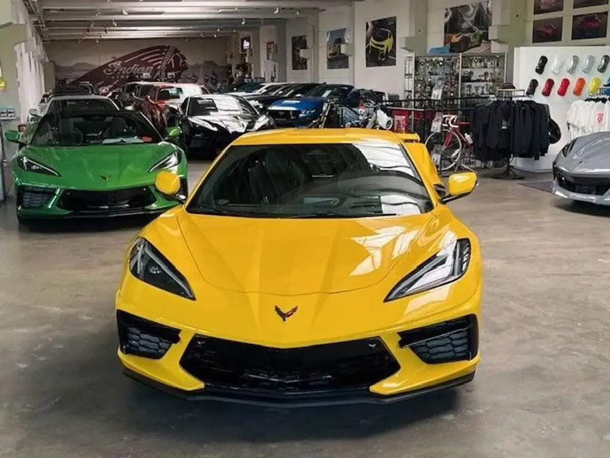 Neu Corvette C8 481 PS (353 kW) 2026 Gelb Coupé