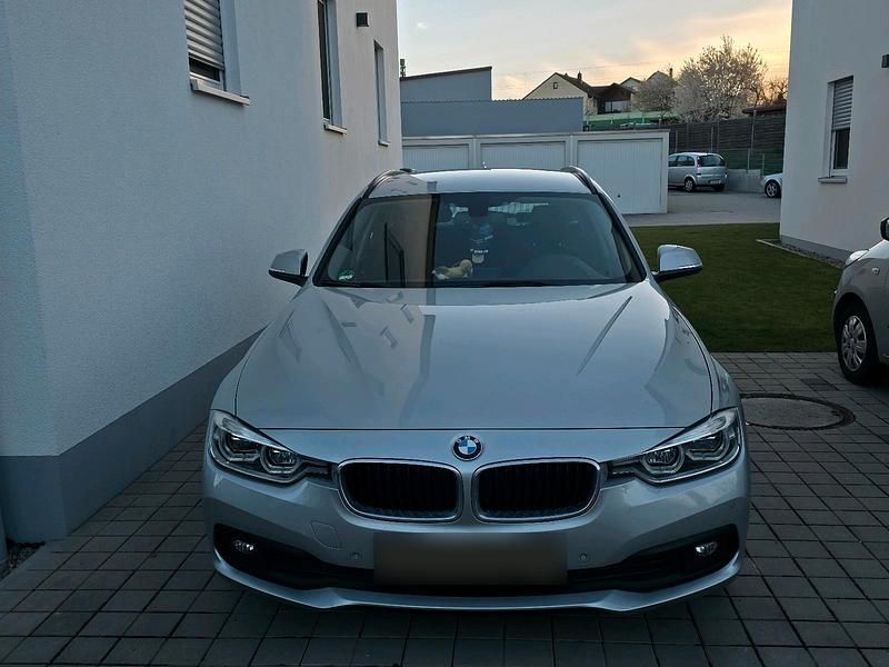 Gebraucht BMW 320 Advantage 163 PS (119 kW) 2018 Silber Kombi