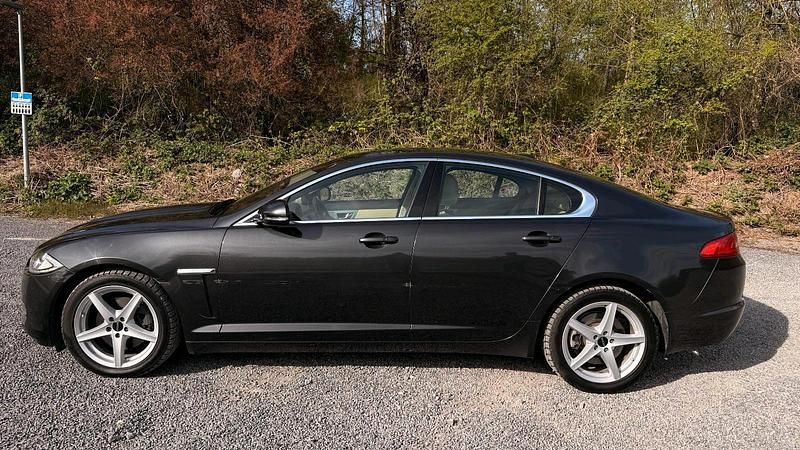 Gebraucht Jaguar XF 190 PS (139 kW) 2012 Grau Limousine