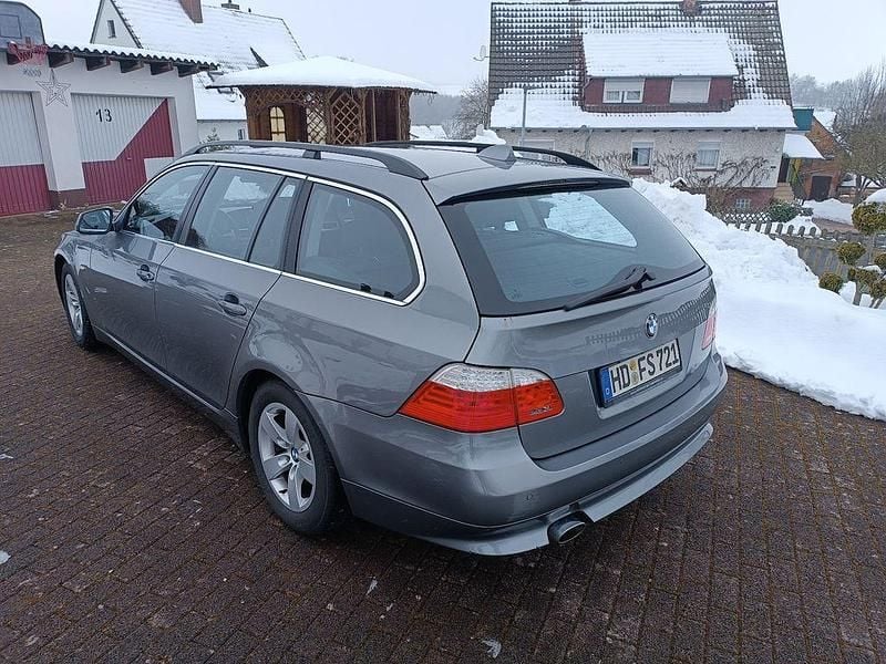 Gebraucht BMW 520 177 PS (130 kW) 2010 Grau Kombi