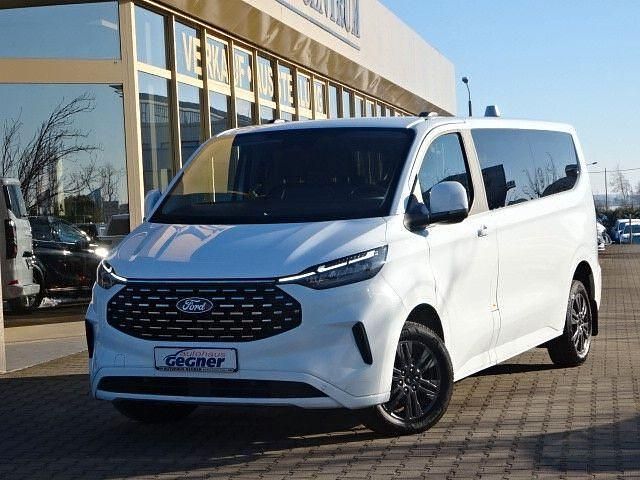 Gebraucht Ford Tourneo Titanium 170 PS (125 kW) 2024 Frostweiss Van / Kleinbus