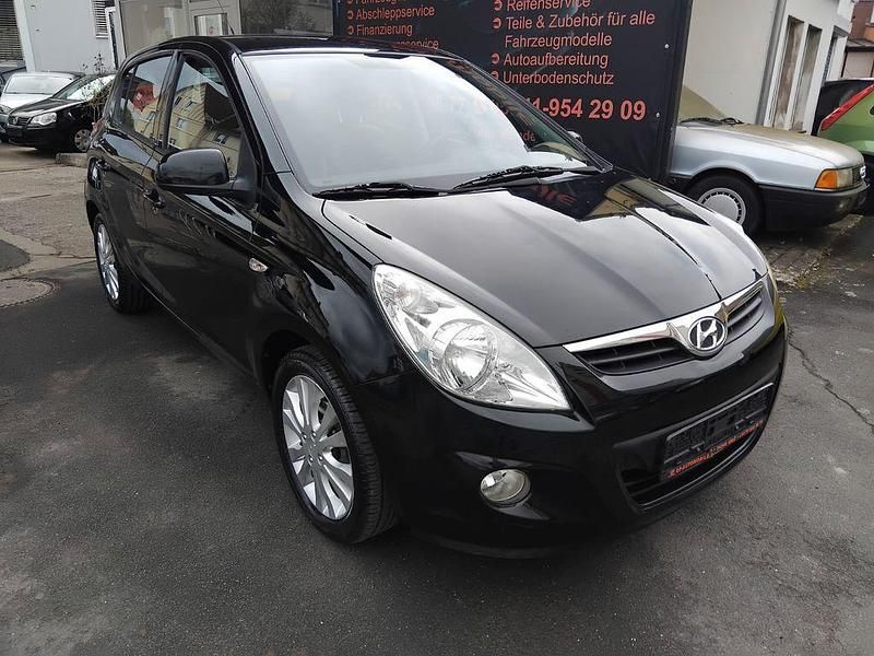 Gebraucht Hyundai i20 Style 101 PS (74 kW) 2009 Schwarz Kleinwagen