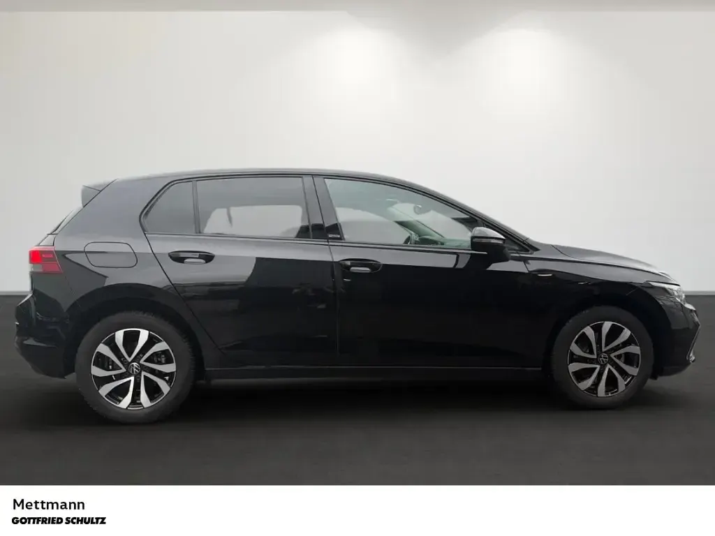 Usata VW Golf VIII Active 150 CV (110 kW) 2023 Nero Berlina
