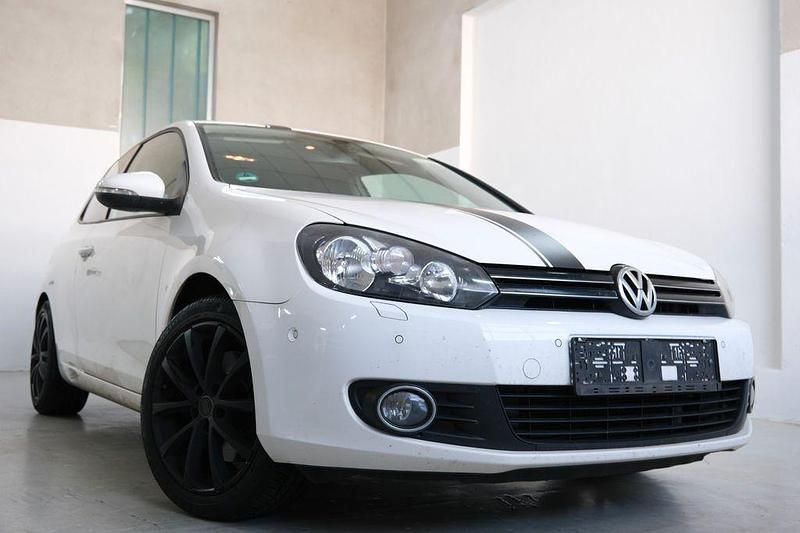 Gebraucht VW Golf VI Team 160 PS (117 kW) 2010 Weiß Kleinwagen