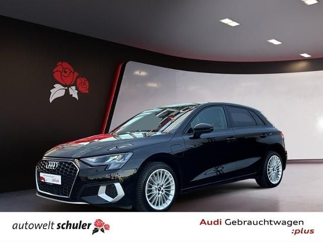 Brillantschwarz Gebraucht 2021 Audi A3 Sportback e-tron Advanced Limousine | 23.460 € (Fairer Preis) - Bild 1/4