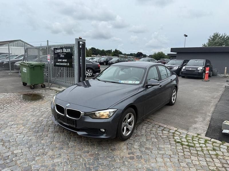 Grau Gebraucht 2015 BMW 320 Limousine | 8.800 € (Guter Preis) - Bild 1/4