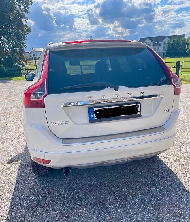 Gebraucht Volvo XC60 Summum 150 PS (110 kW) 2017 Weiß SUV