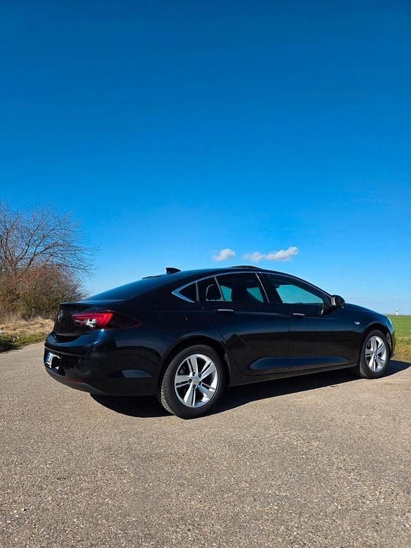 Gebraucht Opel Insignia 136 PS (100 kW) 2018 Blau Limousine
