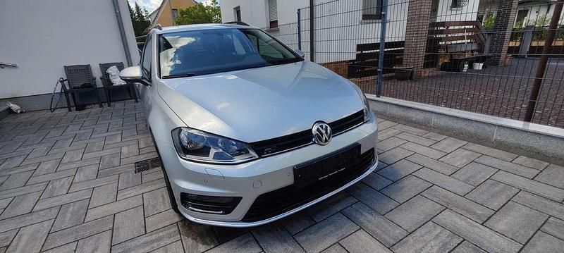 Grau Gebraucht 2016 VW Golf VII Comfortline Kombi | 15.100 € (Fairer Preis) - Bild 1/4