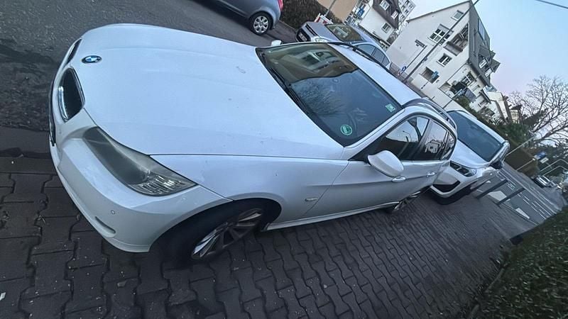 Gebraucht BMW 320 177 PS (130 kW) 2009 Weiß Limousine