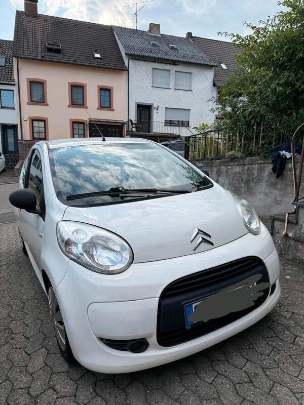 Weiß Gebraucht 2012 Citroën C1 Kleinwagen | 1.700 € (Guter Preis) - Bild 1/4