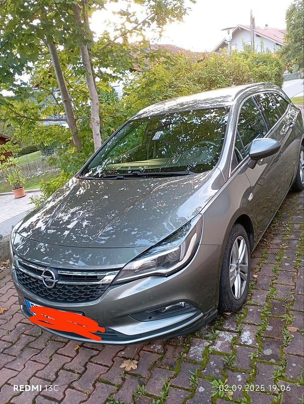 Grau Gebraucht 2018 Opel Astra Kombi | 2.900 € (Superpreis) - Bild 1/4