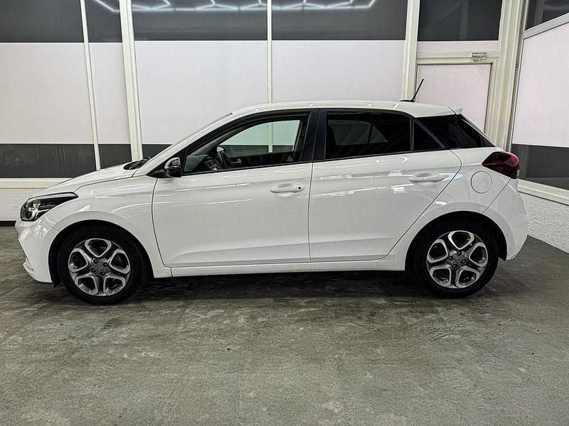Gebraucht Hyundai i20 Active 101 PS (74 kW) 2019 Weiß Kleinwagen