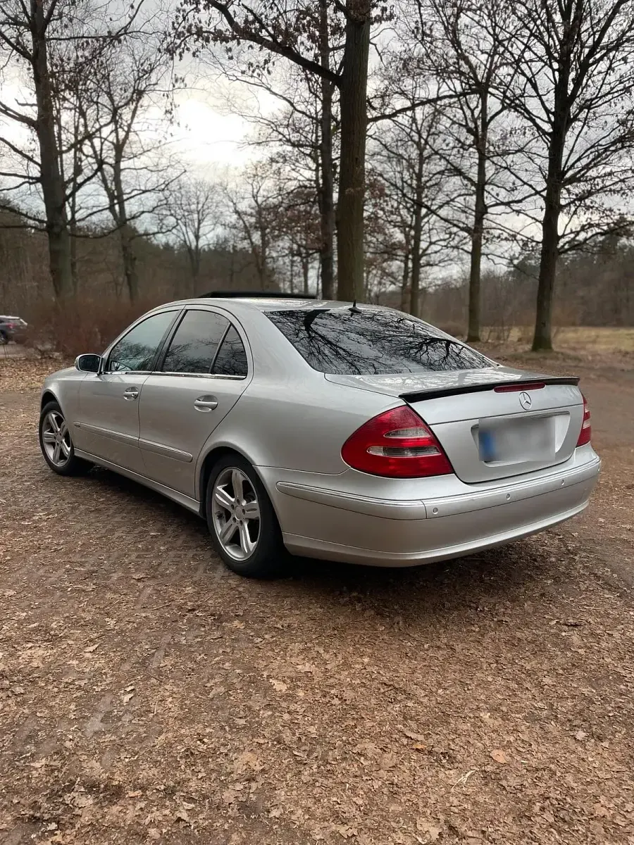 Gebraucht Mercedes E320 231 PS (169 kW) 2005 Silber Limousine