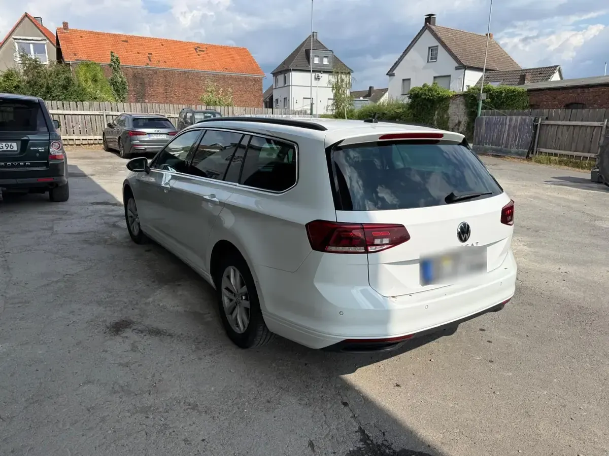Gebraucht VW Passat Business 150 PS (110 kW) 2020 Weiß Kombi