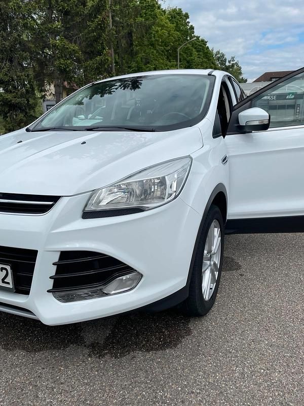 Gebraucht Ford Kuga 149 PS (109 kW) 2015 Weiß SUV