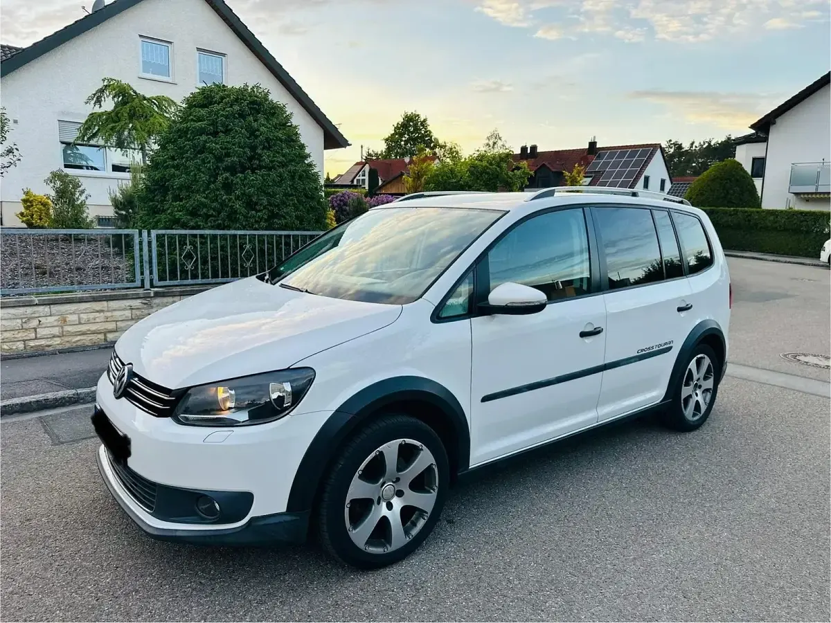Gebraucht VW Touran Cross 140 PS (102 kW) 2012 Weiß Van / Kleinbus