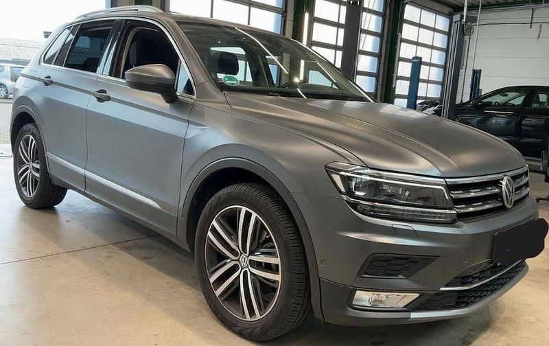 Grau Gebraucht 2016 VW Tiguan Highline SUV | 19.999 € (Guter Preis) - Bild 1/2