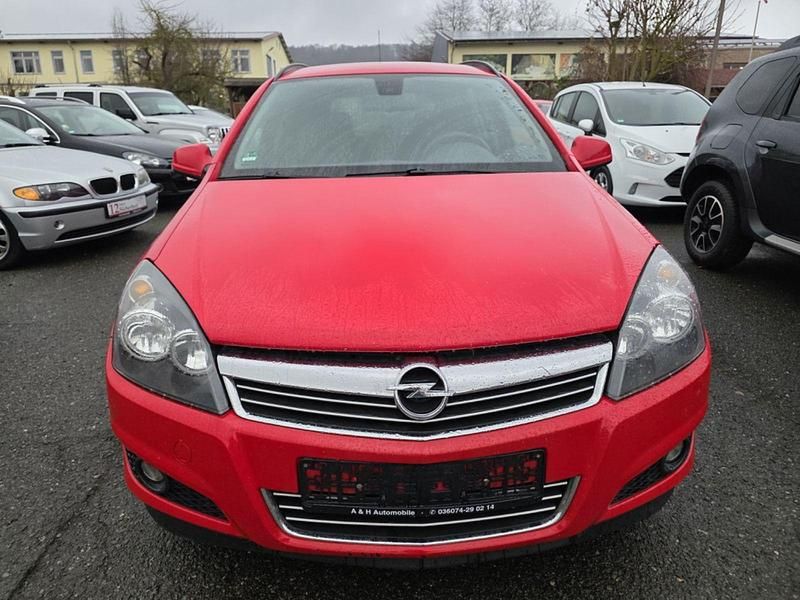 Gebraucht Opel Astra Edition 150 PS (110 kW) 2010 Rot Kombi