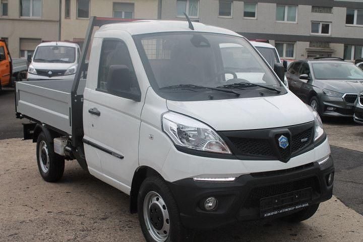 Neu Piaggio Porter 106 PS (77 kW) 2025 Weiß SUV