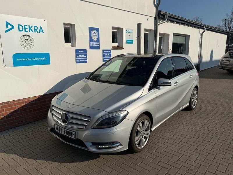 Gebraucht Mercedes B220 184 PS (135 kW) 2013 Silber Van / Kleinbus