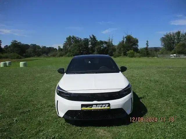 Używany Opel Corsa 101 KM (74 kW) 2024 Biały Hatchback