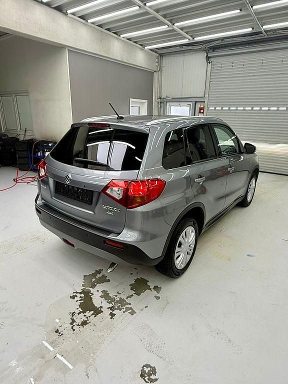 Gebraucht Suzuki Vitara Comfort 120 PS (88 kW) 2015 Grau SUV