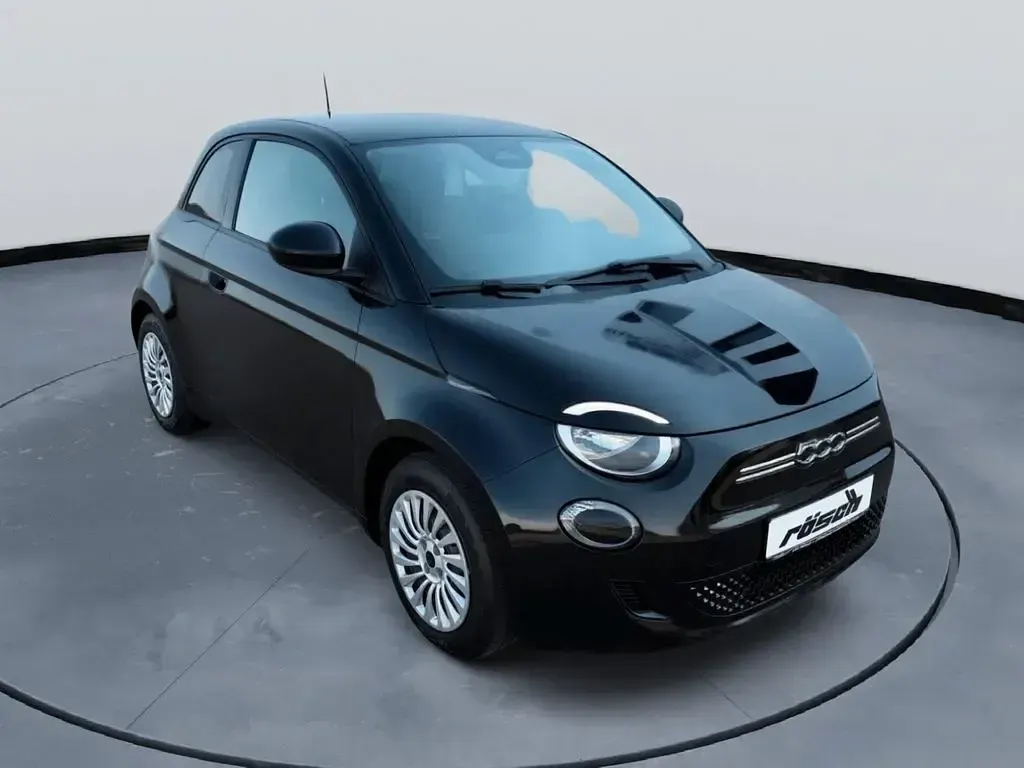 Gebraucht Fiat 500e Action 69 kW (95 PS) 2021 Nero profondo/cattivo/kyalami/ Kleinwagen