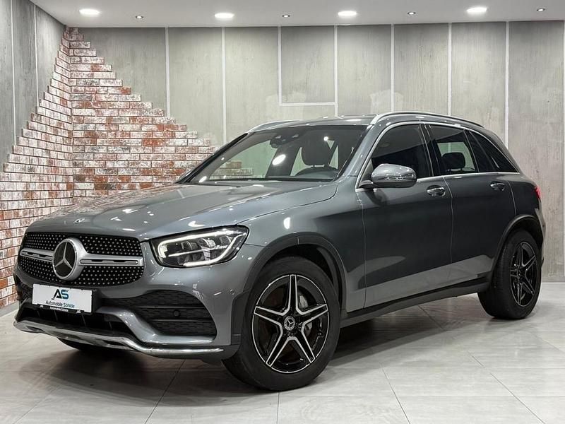 Selenitgrau Gebraucht 2020 Mercedes GLC220 AMG line SUV | 36.990 € (Fairer Preis) - Bild 1/4