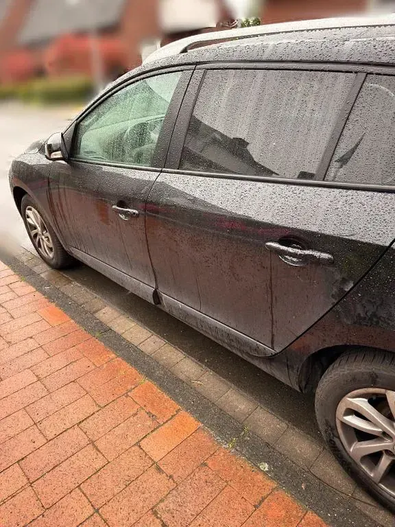 Gebraucht Renault Mégane Initiale Paris 110 PS (80 kW) 2013 Schwarz Limousine