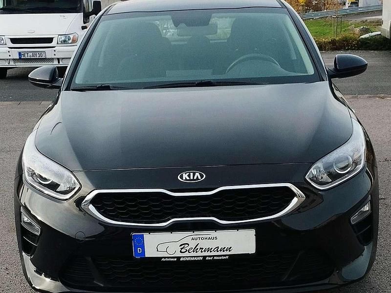Gebraucht Kia Ceed Vision 101 PS (74 kW) 2021 Zilinaschwarzmetallic Kleinwagen
